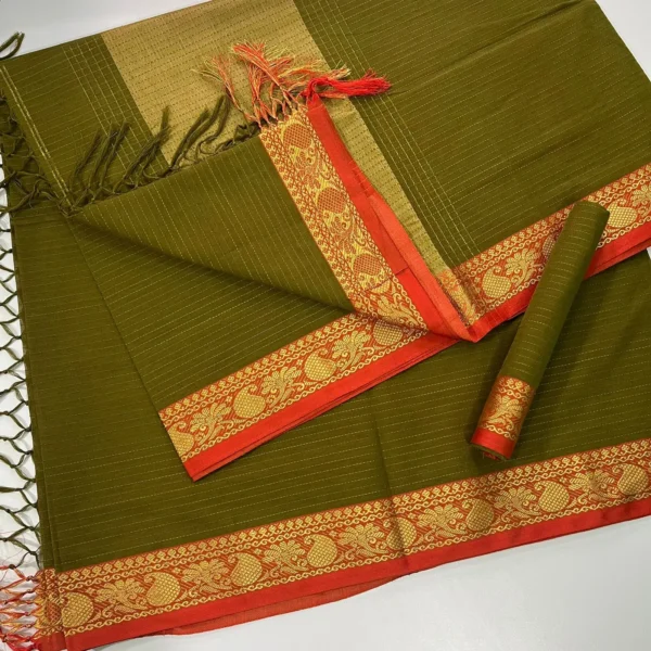 The elegance of a saree and the grace of Bengali women shine together in this shari-1500A