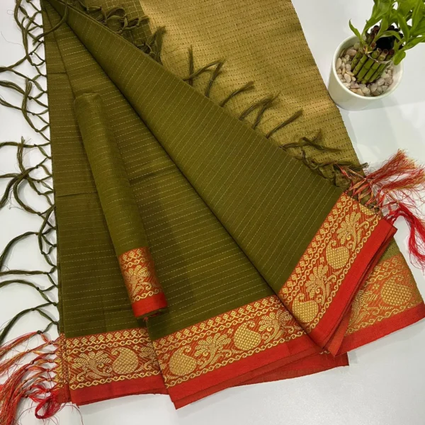 The elegance of a saree and the grace of Bengali women shine together in this shari-1500A