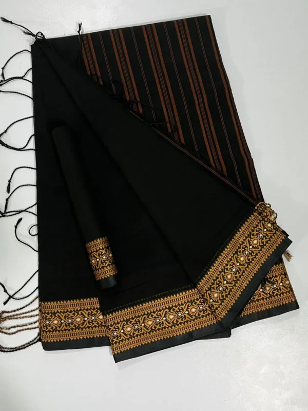 The elegance of a saree and the grace of Bengali women shine together in this shari-1200A